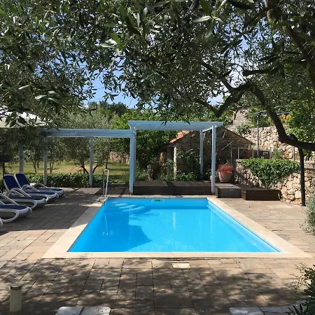 Two Villas Maravinka