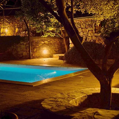 Two Villas Maravinka *