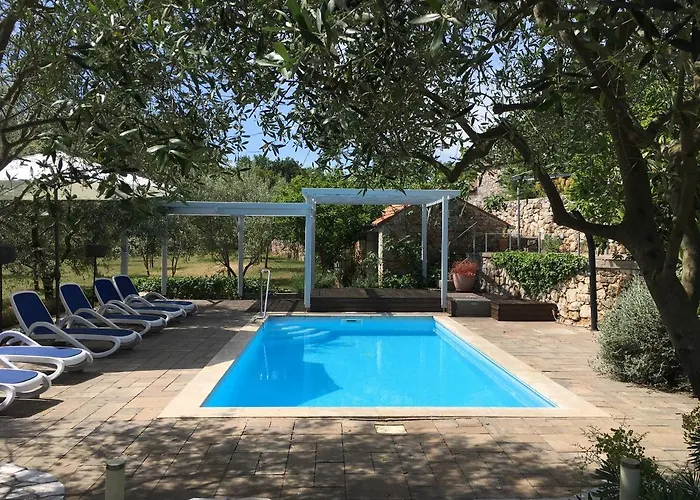 Two Villas Maravinka