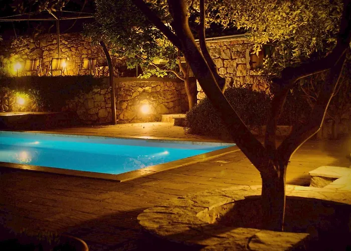 Two Villas Maravinka *