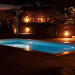 Two Villas Maravinka Semesterbostad